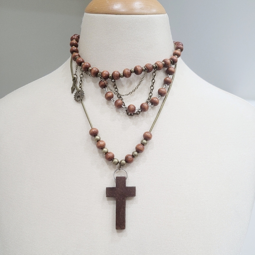Brand New Gold Tone Brown Wooden Cross Choker Necklace